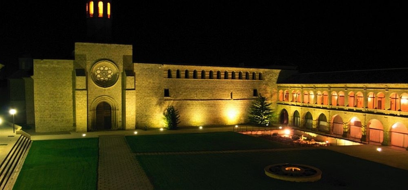 Imagen de los exteriores del Hotel Hospederia Monasterio De Rueda. Foto 10