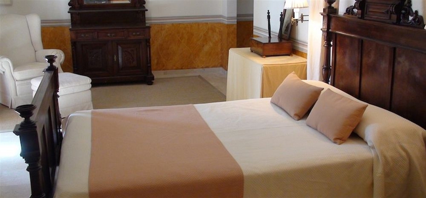 Imagen de la habitación del Hotel Hospederia Monasterio De Rueda. Foto 7