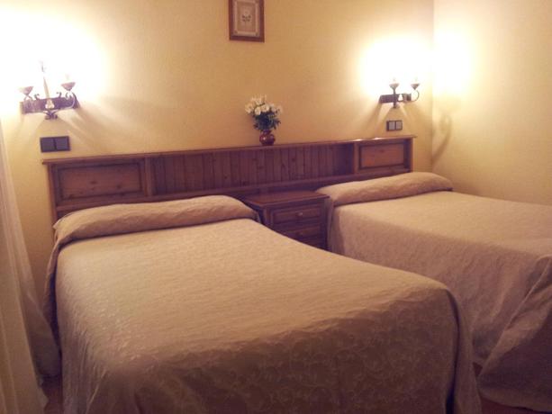 Imagen de la habitación del Hotel Hospederia Museo Valdepeñas. Foto 4