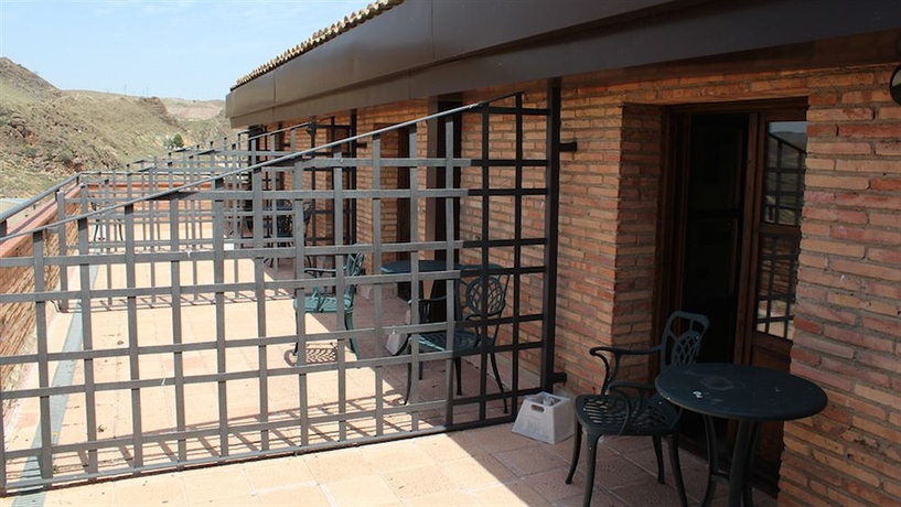 Imagen de la habitación del Hotel Hospederia Palacio Papa Luna. Foto 5