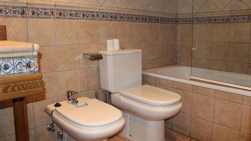 Imagen de la habitación del Hotel Hospederia Palacio Papa Luna. Foto 7