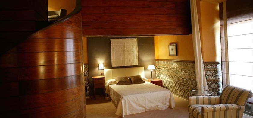 Imagen de la habitación del Hotel Hospederia Palacio Papa Luna. Foto 12