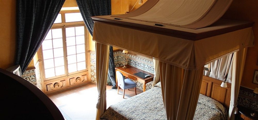 Imagen de la habitación del Hotel Hospederia Palacio Papa Luna. Foto 14