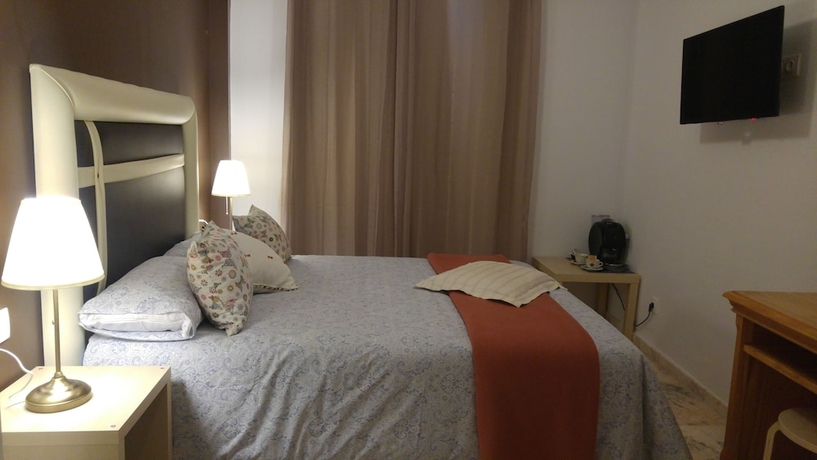 Imagen de la habitación del Hotel Hospederia V Centenario. Foto 13