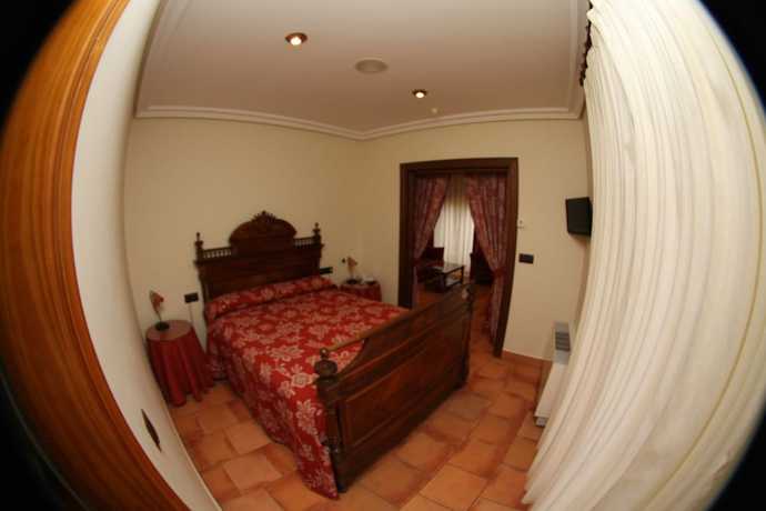 Imagen de la habitación del Hotel Hospedería Bodas de Camacho. Foto 15
