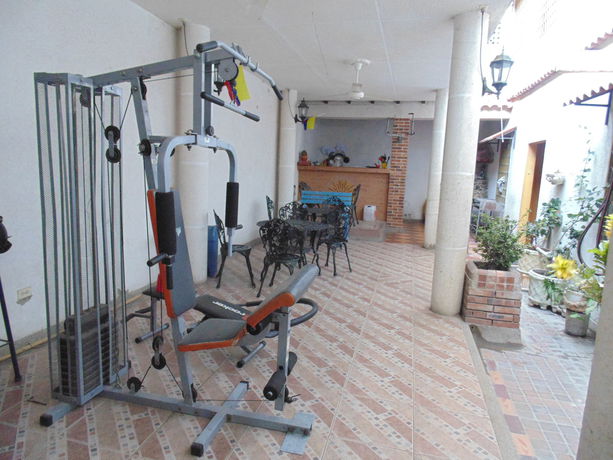 Imagen de los exteriores del Hotel Hospeder&iacute;a Casa Familiar. Foto 12