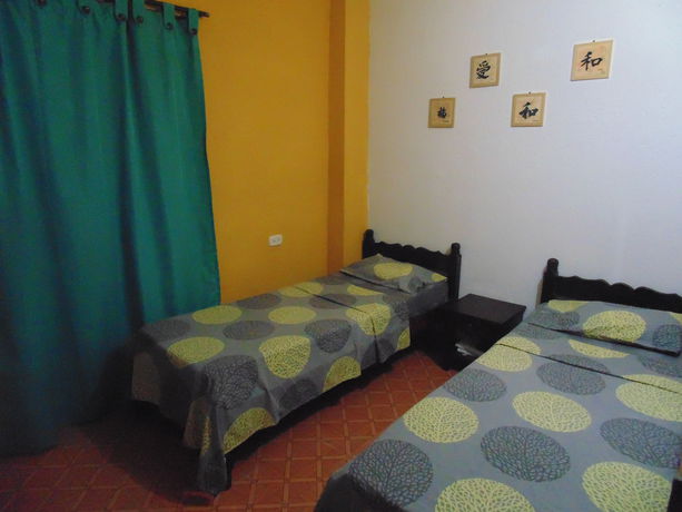 Imagen de los exteriores del Hotel Hospeder&iacute;a Casa Familiar. Foto 14