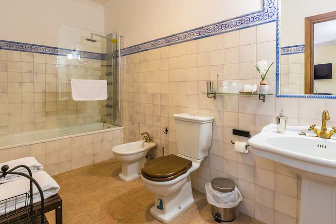 Imagen de la habitación del Hotel Hospedería Convento de Santa Clara. Foto 10