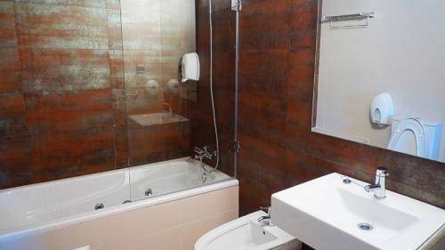 Imagen de la habitación del Hotel Hospeder&iacute;a De Cuenca. Foto 12