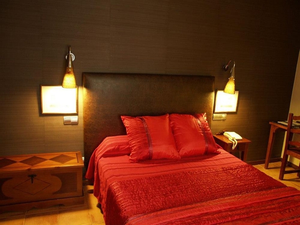 Imagen de la habitación del Hotel Hospeder&iacute;a De Loarre. Foto 6
