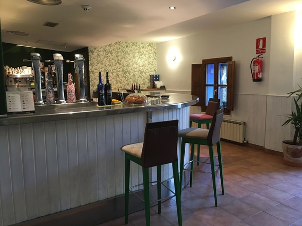 Imagen del bar/restaurante del Hotel Hospedería De Sádaba. Foto 7