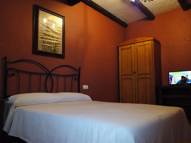 Imagen de la habitación del Hotel Hospedería Las Buitreras. Foto 5