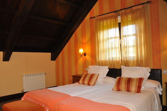 Imagen de la habitación del Hotel Hospedería - Mesón - Leira Antiga. Foto 7