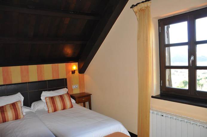 Imagen de la habitación del Hotel Hospedería - Mesón - Leira Antiga. Foto 15