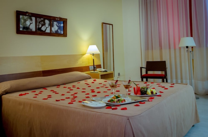 Imagen de la habitación del Hotel Hospedería Mirador De Llerena. Foto 14