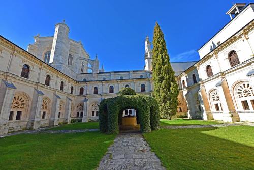 Imagen general del Hotel Hospeder&iacute;a Monasterio de La Vid. Foto 3