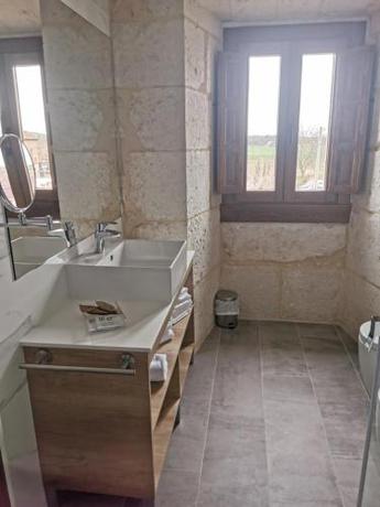 Imagen general del Hotel Hospeder&iacute;a Monasterio de La Vid. Foto 11