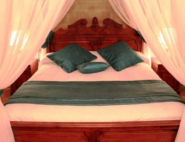 Imagen de la habitación del Hotel Hospedería Palacio de Casafuerte. Foto 4