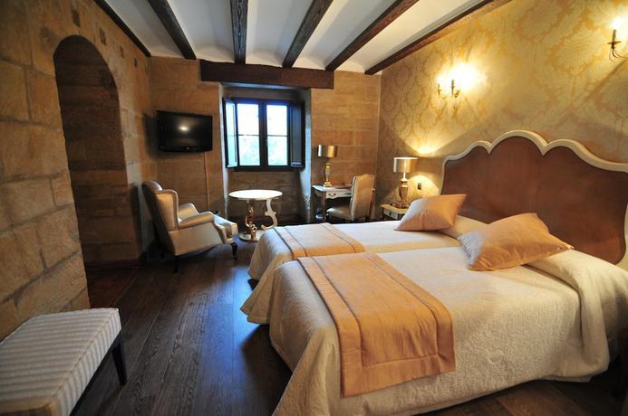 Imagen de la habitación del Hotel Hospedería Palacio de Casafuerte. Foto 7