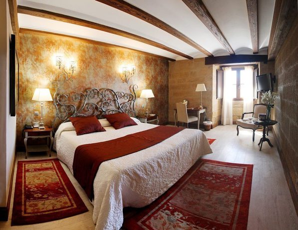 Imagen de la habitación del Hotel Hospedería Palacio de Casafuerte. Foto 9