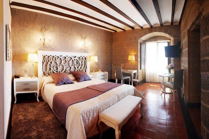 Imagen de la habitación del Hotel Hospedería Palacio de Casafuerte. Foto 11