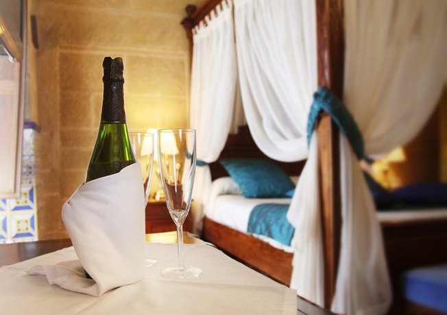 Imagen de la habitación del Hotel Hospedería Palacio de Casafuerte. Foto 17