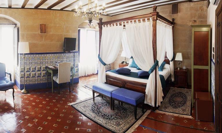 Imagen de la habitación del Hotel Hospedería Palacio de Casafuerte. Foto 18