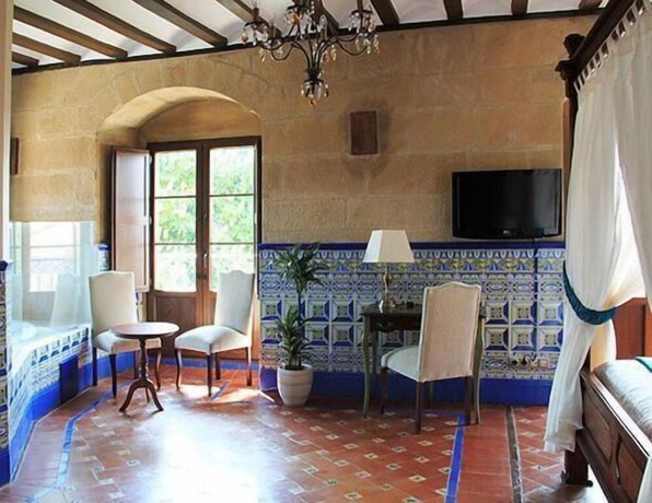 Imagen de la habitación del Hotel Hospedería Palacio de Casafuerte. Foto 20