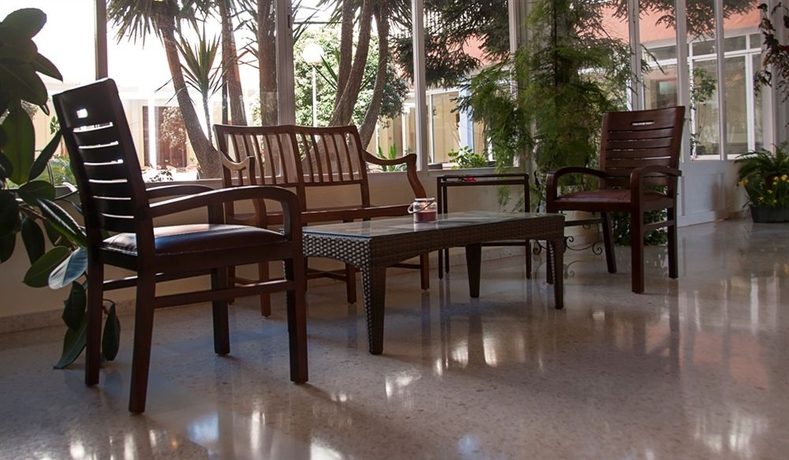 Imagen de los interiores del Hotel Hospeder&iacute;a Reina De Los &Aacute;ngeles. Foto 7