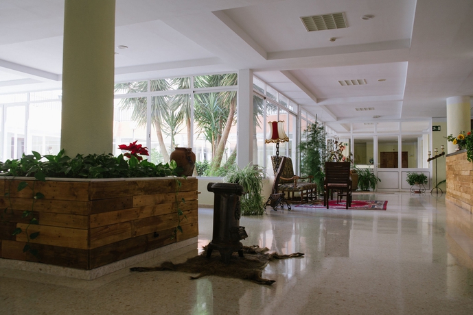 Imagen de los interiores del Hotel Hospeder&iacute;a Reina De Los &Aacute;ngeles. Foto 10
