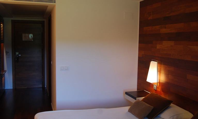 Imagen de la habitación del Hotel Hospedería San Juan De La Peña. Foto 6