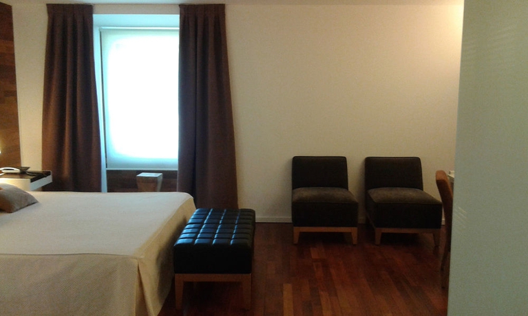 Imagen de la habitación del Hotel Hospedería San Juan De La Peña. Foto 10