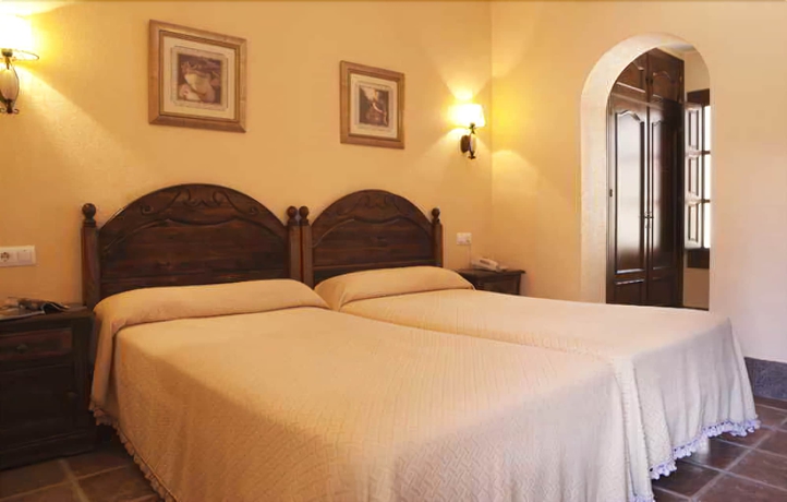 Imagen de la habitación del Hotel Hospedería Santiago. Foto 3