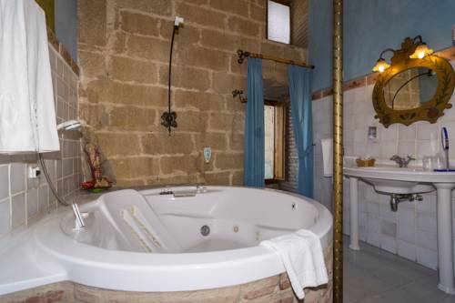 Imagen de la habitación del Hotel Hospedería Señorío De Casalarreina. Foto 12