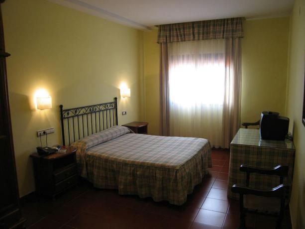 Imagen de la habitación del Hotel Hospedería Villa de Montánchez. Foto 4