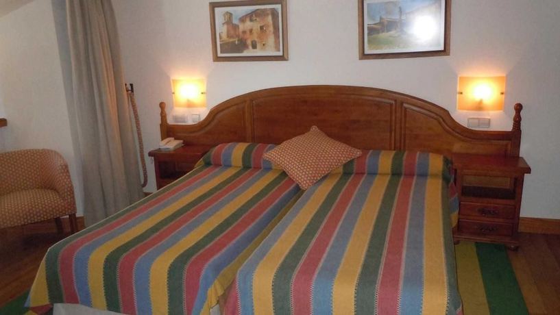 Imagen de la habitación del Hotel Hospedería del Santuario de la Peña de Francia. Foto 18