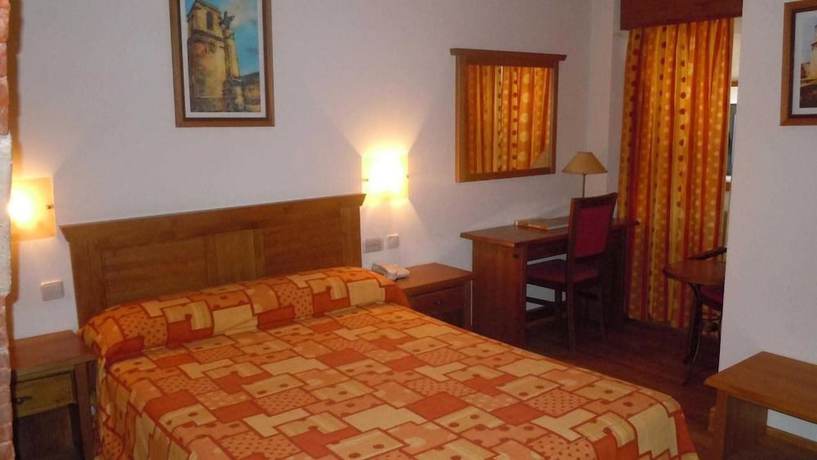 Imagen de la habitación del Hotel Hospedería del Santuario de la Peña de Francia. Foto 19