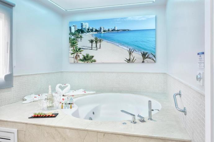 Imagen de los interiores del Hotel Hospedium Abril. Foto 10