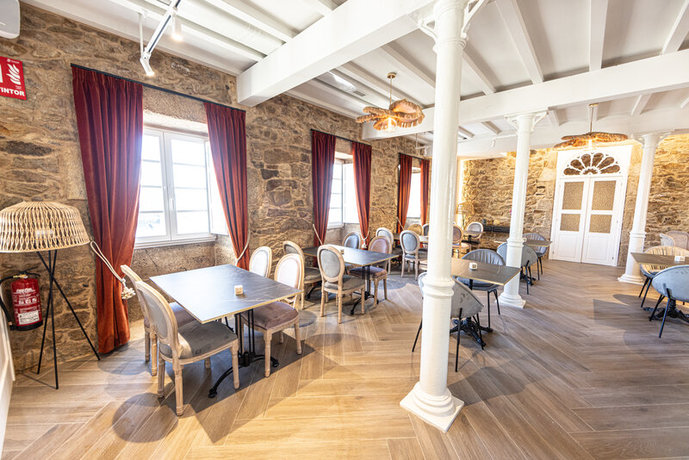 Imagen del bar/restaurante del Hotel Hospedium Barómetro de Camariñas. Foto 2