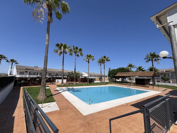 Imagen de la piscina del Hotel Hospedium Blu Torre de Sevilla,. Foto 12