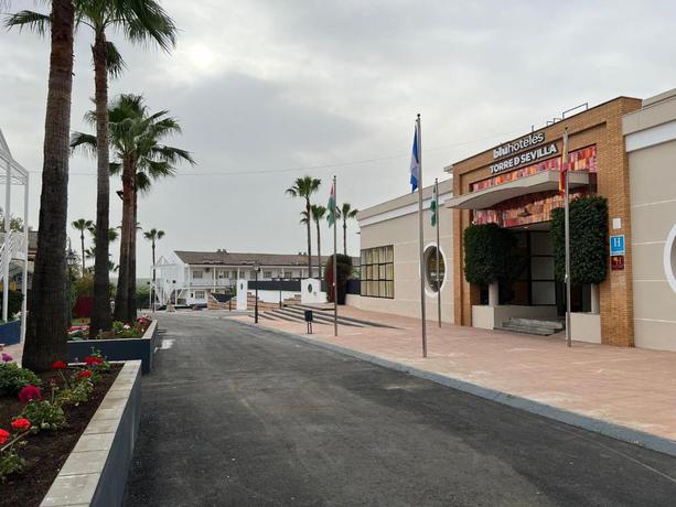 Imagen de los exteriores del Hotel Hospedium Blu Torre de Sevilla,. Foto 7