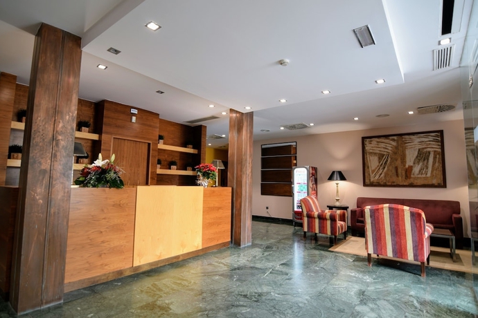 Imagen de los interiores del Hotel Hospedium Casino Del Tormes. Foto 17