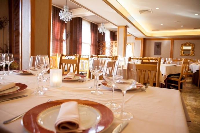 Imagen del bar/restaurante del Hotel Hospedium Castilla. Foto 8