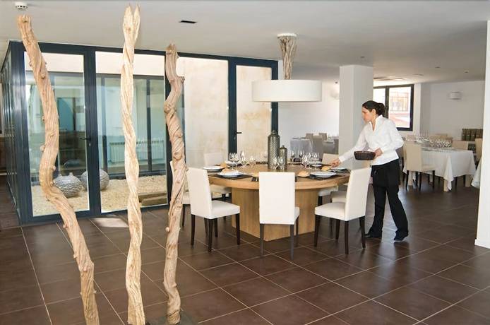 Imagen del bar/restaurante del Hotel Hospedium Convento Santa Ana. Foto 7