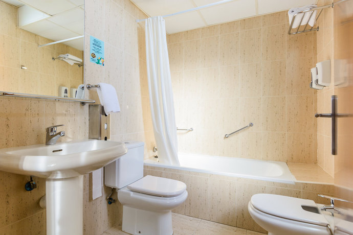 Imagen de la habitación del Hotel Hospedium Don Fidel. Foto 14