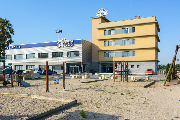 Imagen de los exteriores del Hotel Hospedium Don Fidel. Foto 15