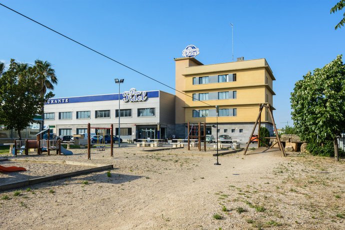 Imagen de los exteriores del Hotel Hospedium Don Fidel. Foto 16