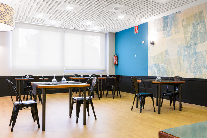 Imagen del bar/restaurante del Hotel Hospedium Don Fidel. Foto 5