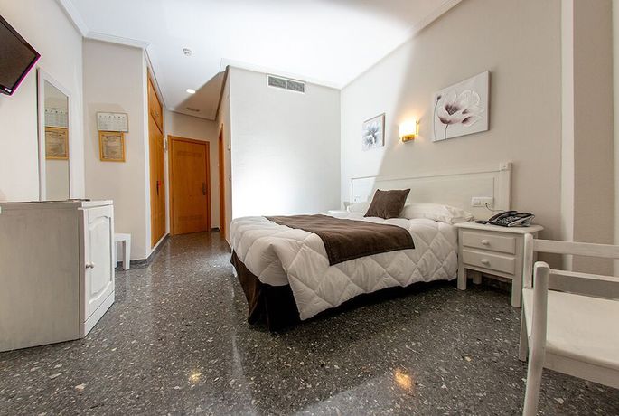 Imagen de la habitación del Hotel Hospedium Don José. Foto 11