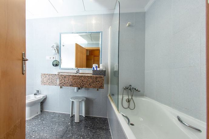 Imagen de la habitación del Hotel Hospedium Don José. Foto 14